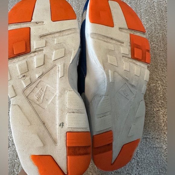 Nike Air Huaraches, good condition. - Picture 4 of 6